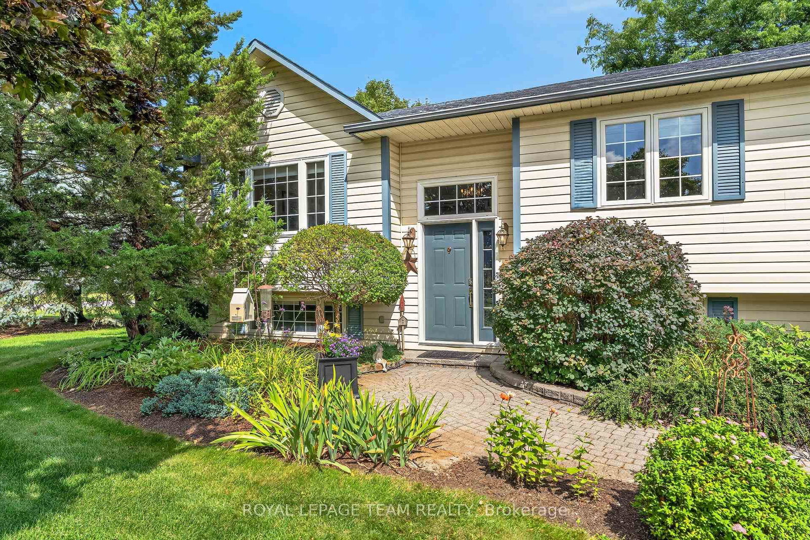 1255 Remington Way • Greely, ON photo 2