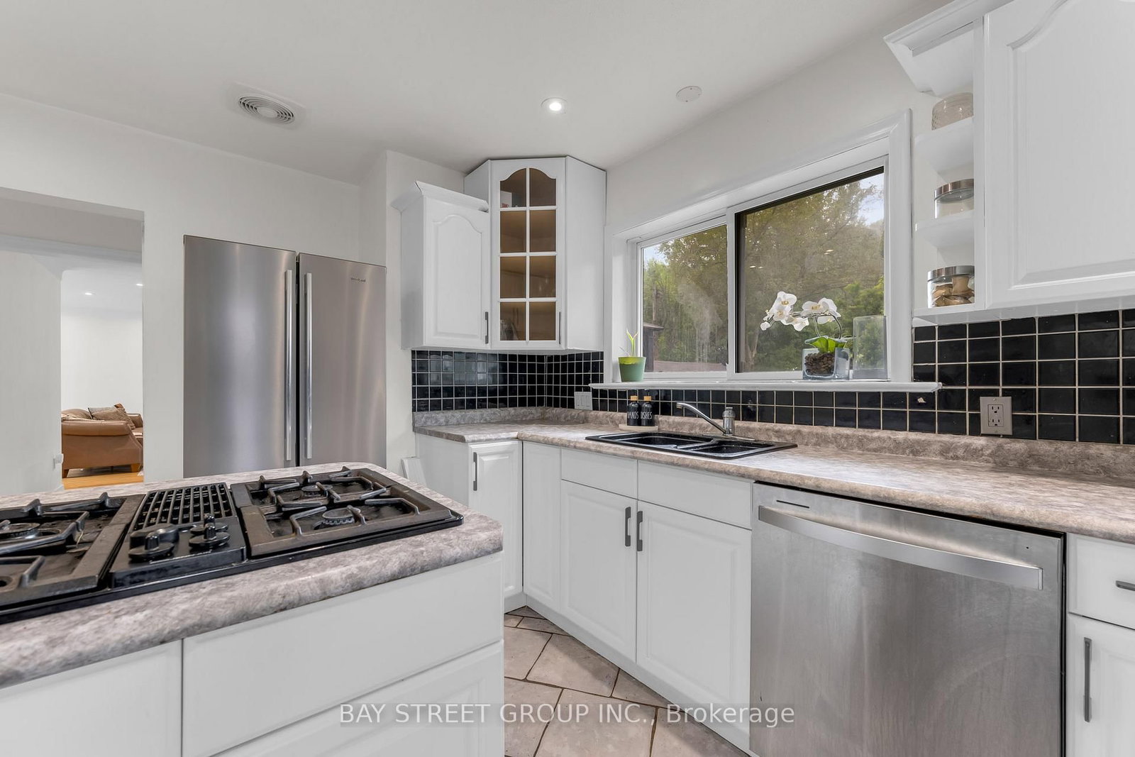 8 GLENBARR Road • St. Catharines, ON photo 11