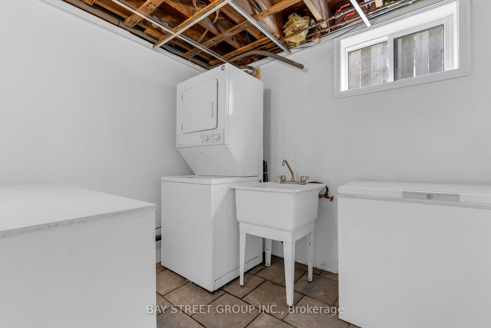 8 GLENBARR Road • St. Catharines, ON photo 27