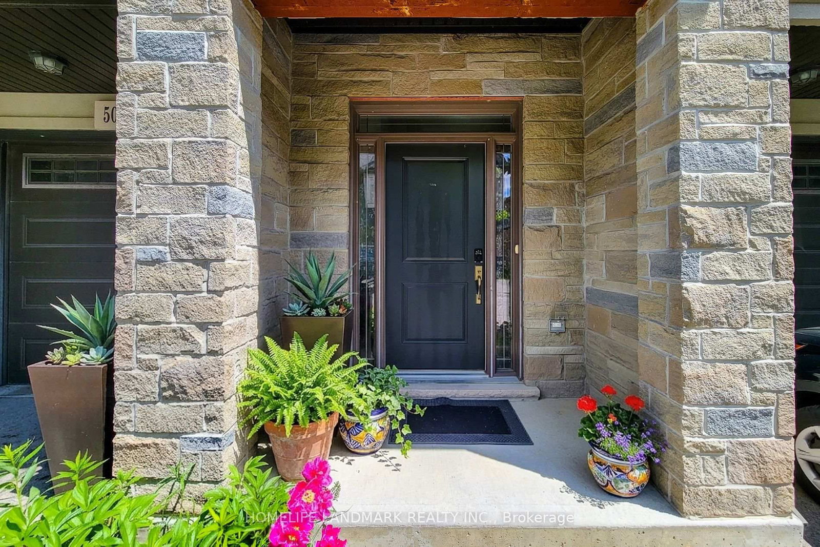 52 Sonoma Valley Crescent • Hamilton, ON photo 3