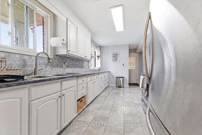 13 Tamarack Street • Deep River, ON photo 7