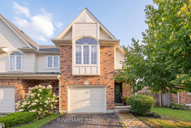 939 Silverfox Crescent