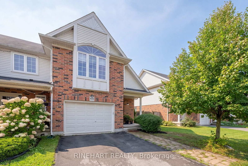 939 Silverfox Crescent