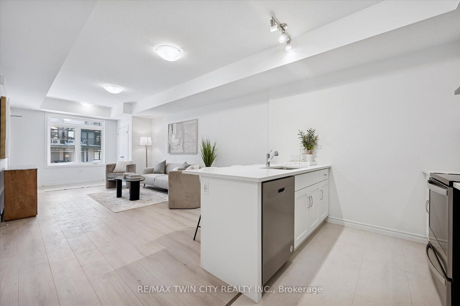 73 Lomond Lane • Kitchener, ON photo 10
