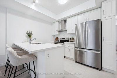 73 Lomond Lane • Kitchener, ON photo 8