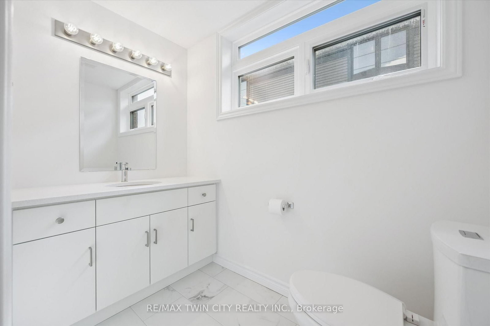 43 Lomond Lane • Kitchener, ON photo 16