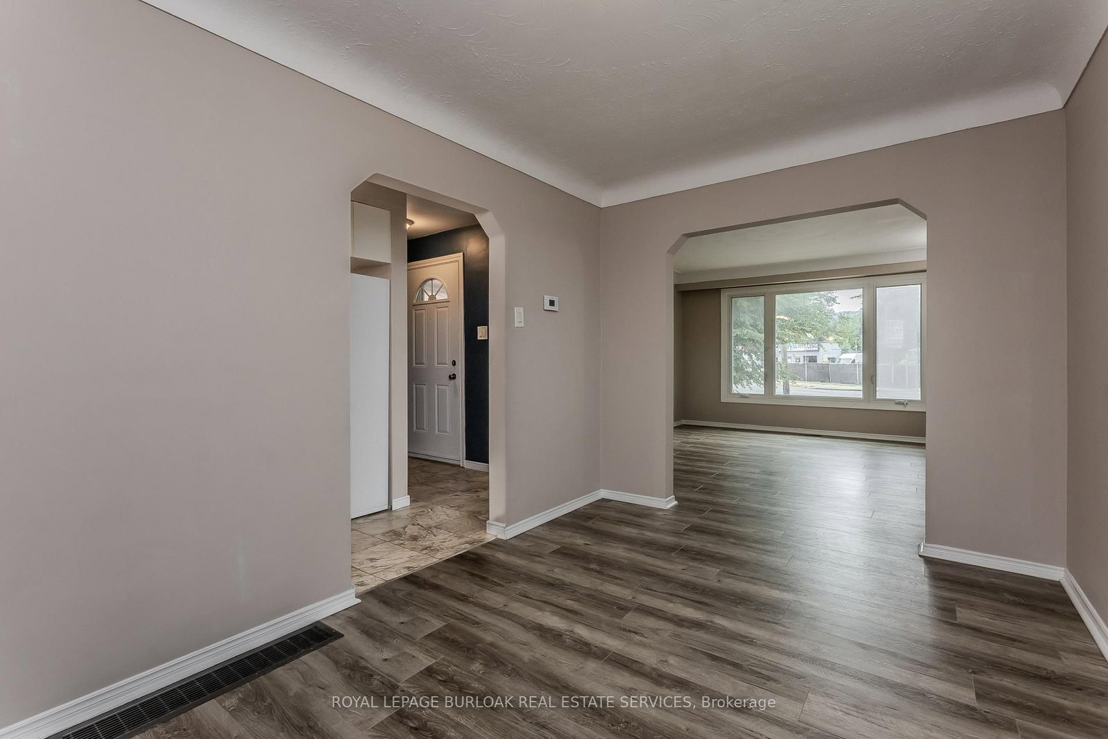 307 Dunsmure Road • Hamilton, ON photo 12