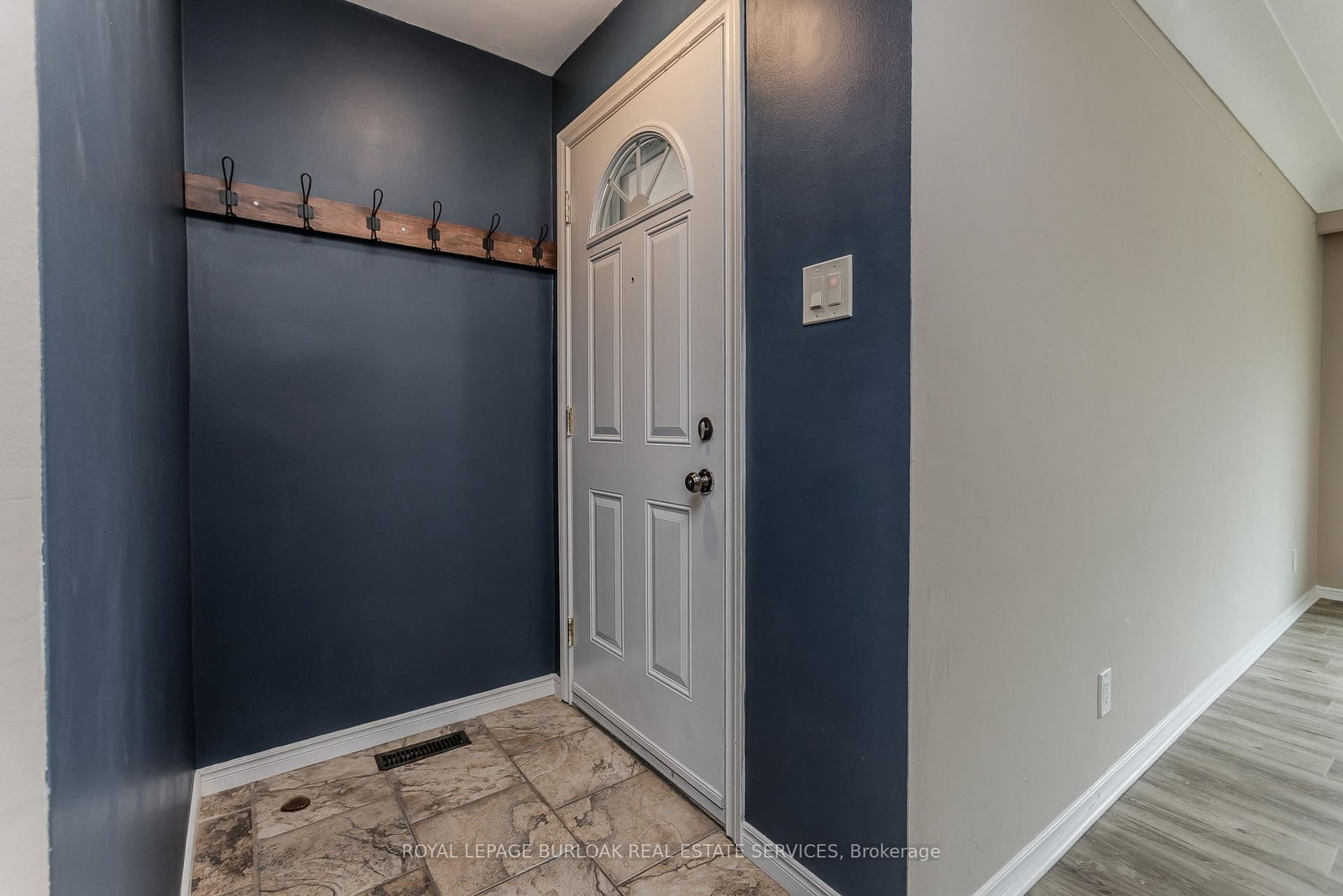 307 Dunsmure Road • Hamilton, ON photo 4