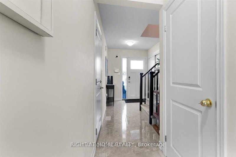 31 - 7945 Oldfield Road