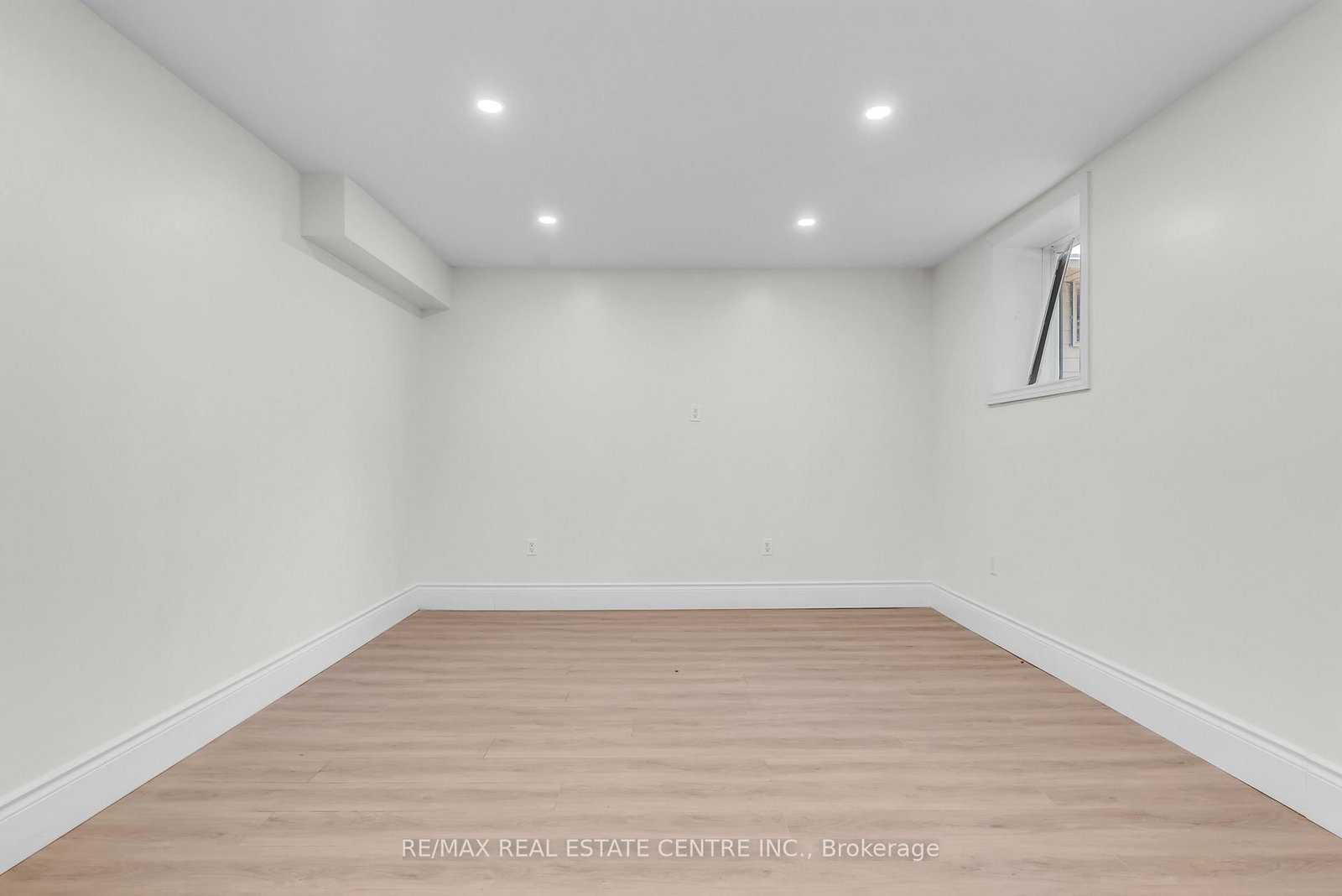 1560 Elgin Road • Thames Centre, ON photo 37