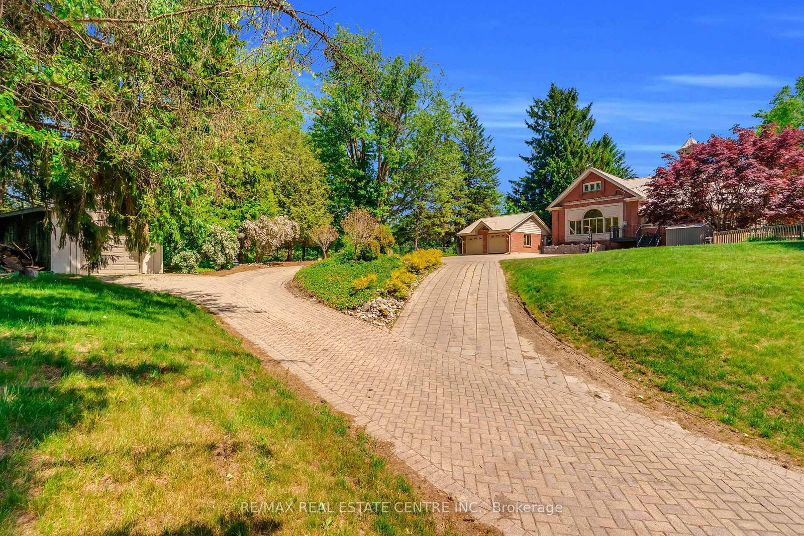 1560 Elgin Road • Thames Centre, ON photo 4