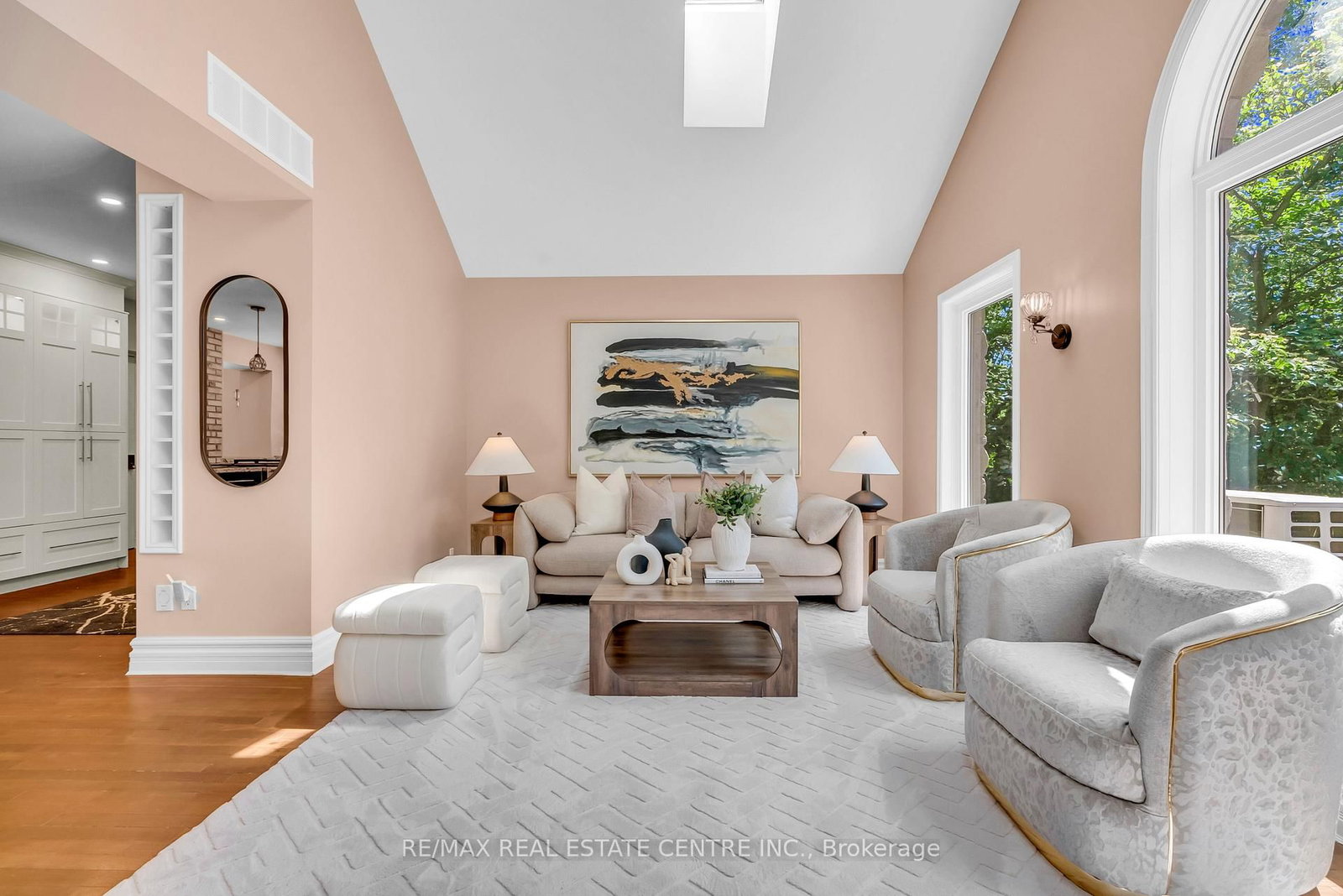 1560 Elgin Road • Thames Centre, ON photo 8