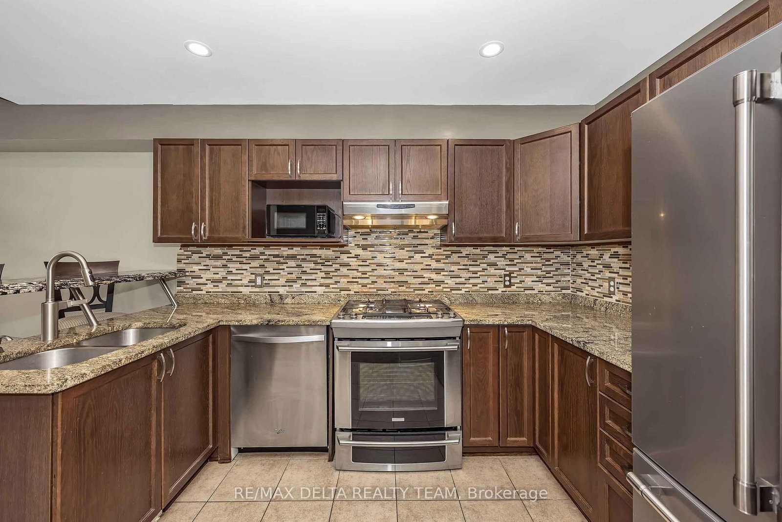 253 Cityview Crescent • Ottawa, ON photo 14