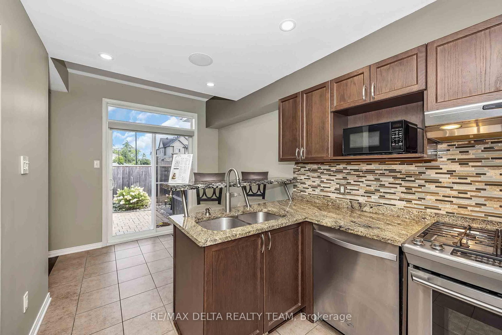 253 Cityview Crescent • Ottawa, ON photo 16