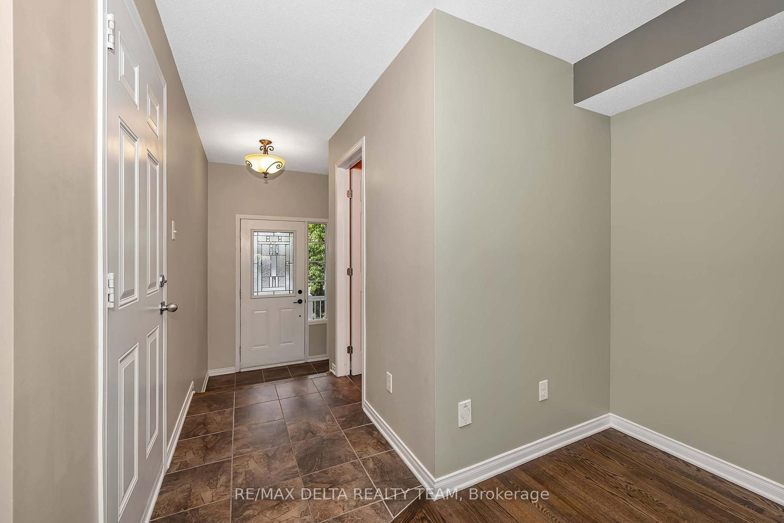 253 Cityview Crescent • Ottawa, ON photo 6