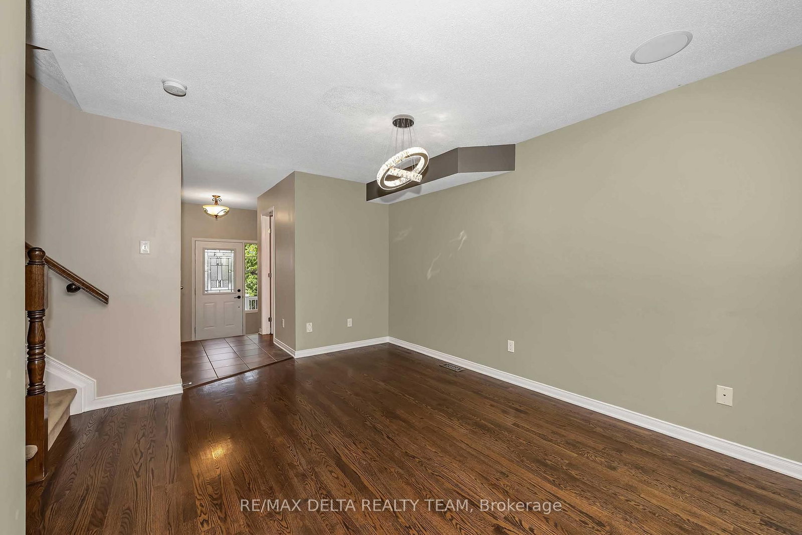 253 Cityview Crescent • Ottawa, ON photo 9