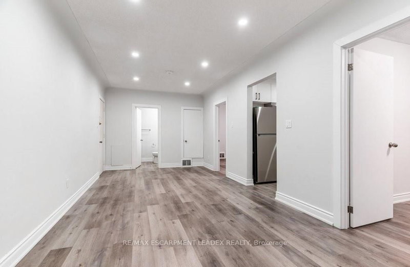 A - 598 Upper James Street