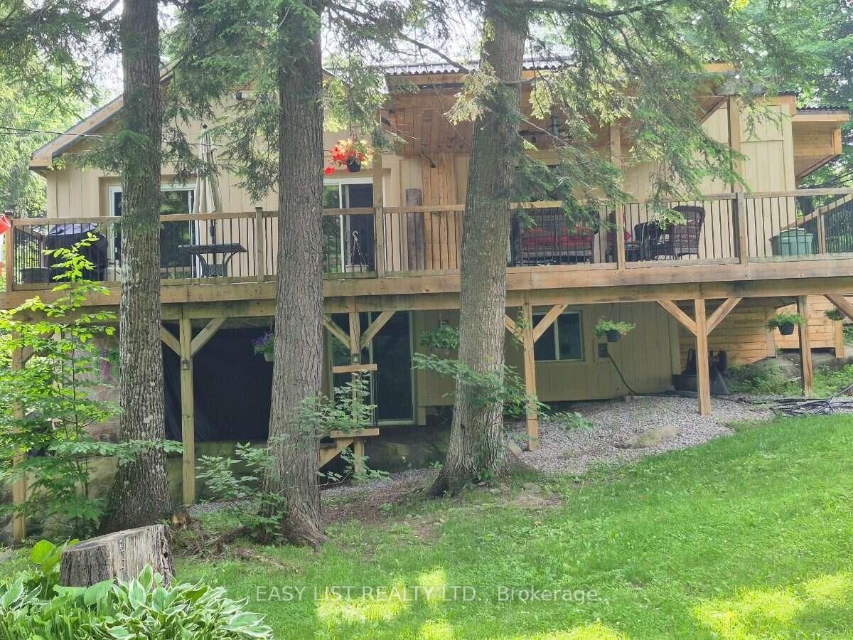22 Camp Road • McKellar, ON photo 9