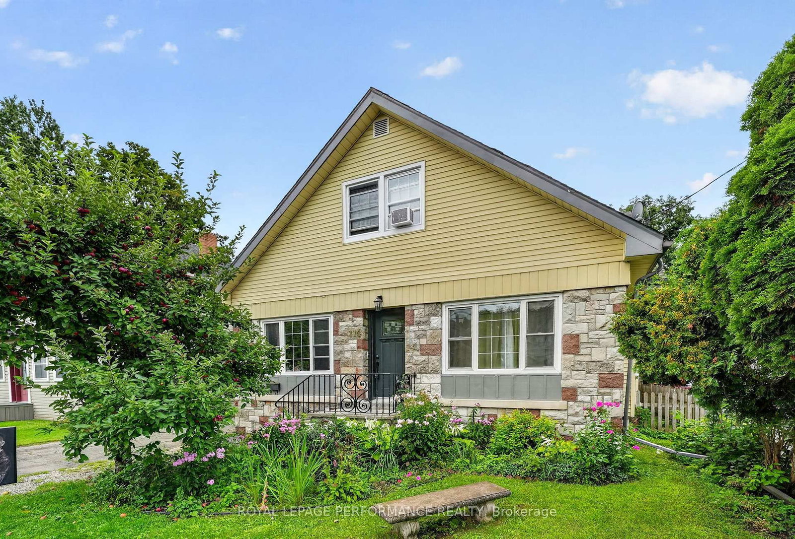 114 Gloucester Street N • Cornwall, ON photo 3