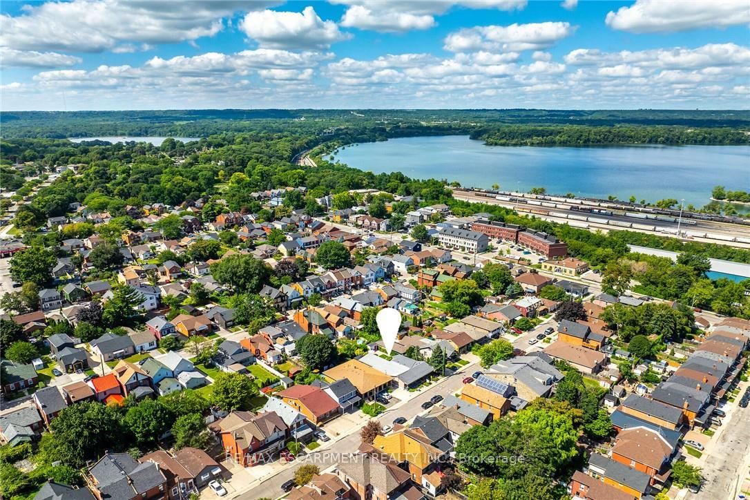 187 Ray Street N • Hamilton, ON photo 3