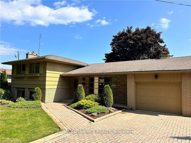 lower - 32 MISSISSAUGA Road
