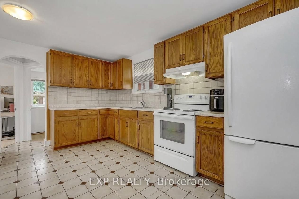 108 Lebreton Street N • Ottawa, ON photo 11