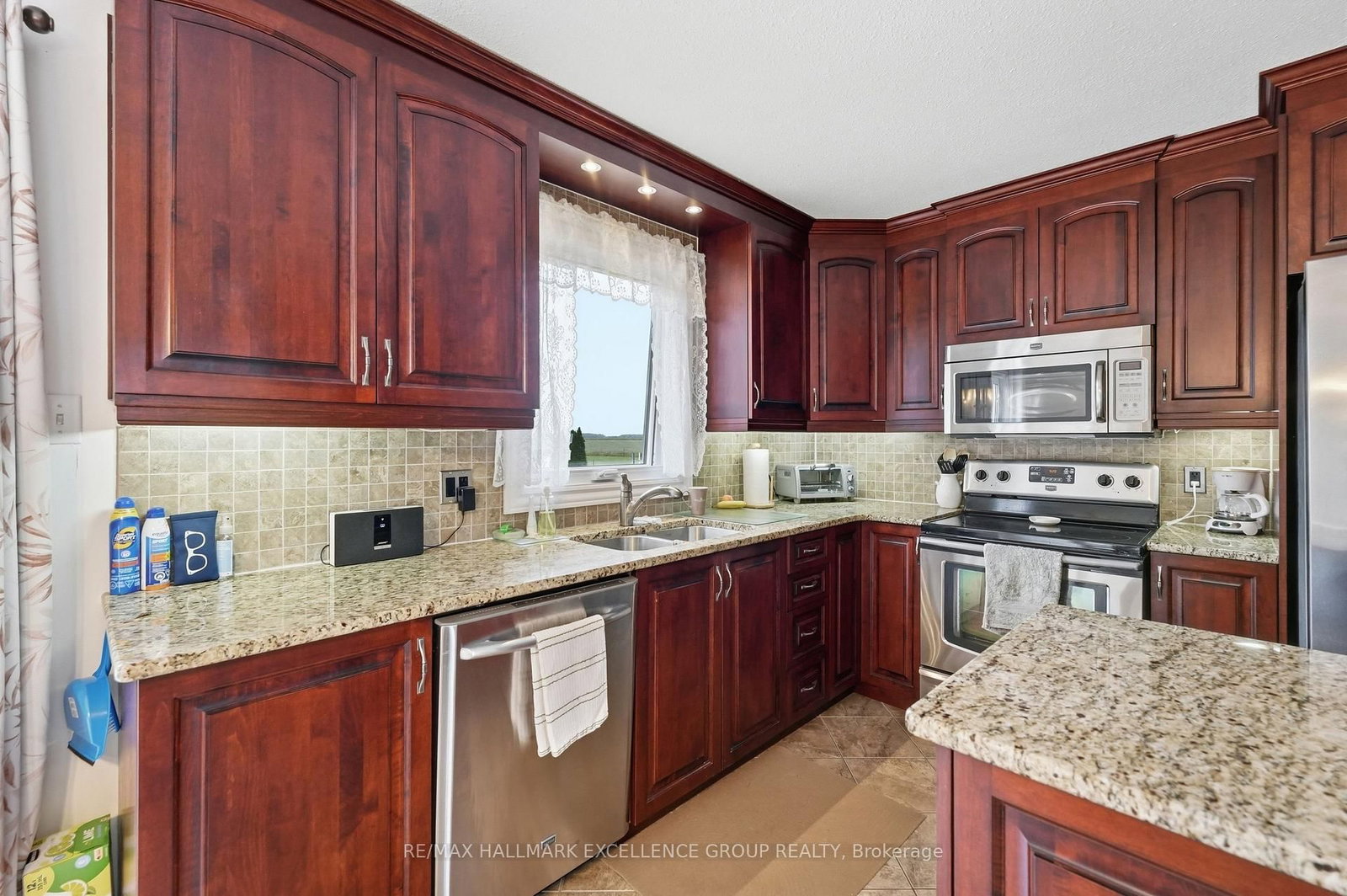 3160 Dunning Road • Sarsfield, ON photo 11