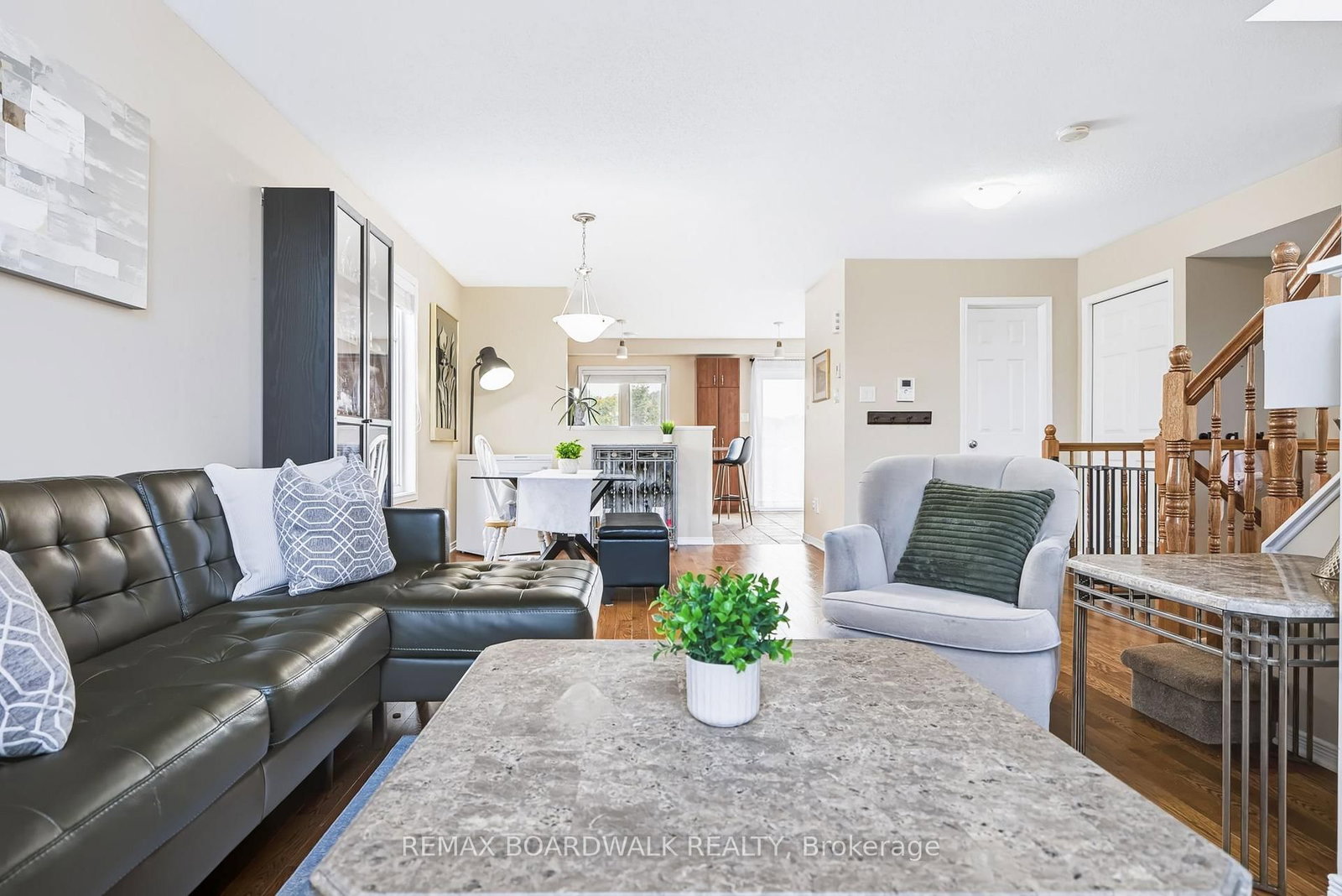 312 Galston Private • Ottawa, ON photo 8