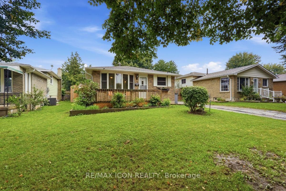 25 Upcott Crescent • London South, ON photo 1