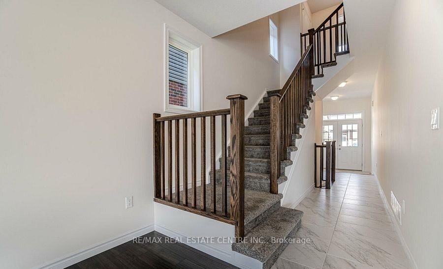 36 Henry Maracle Street • North Dumfries, ON photo 8