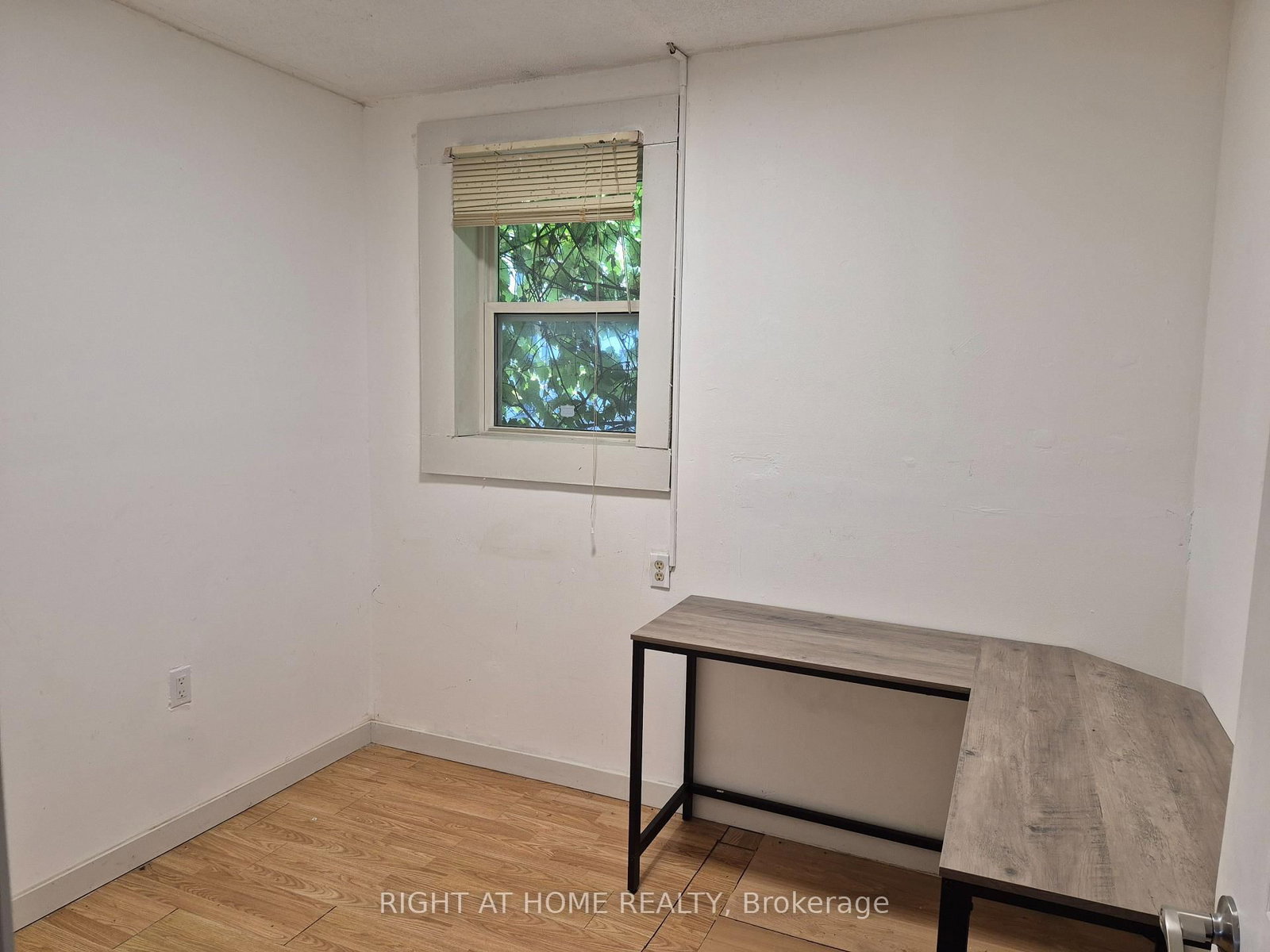 565 South Street S • London East, ON photo 4