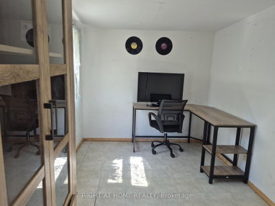 565 South Street S • London East, ON photo 5