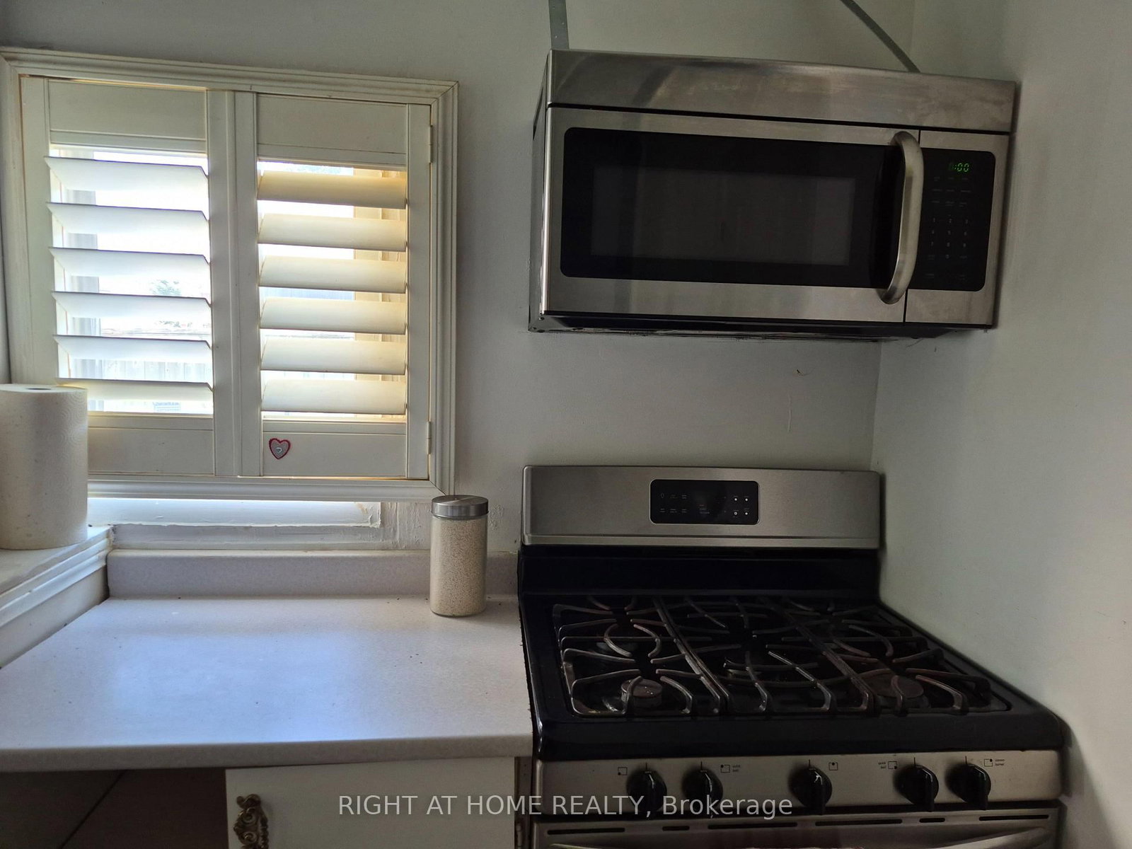 565 South Street S • London East, ON photo 8
