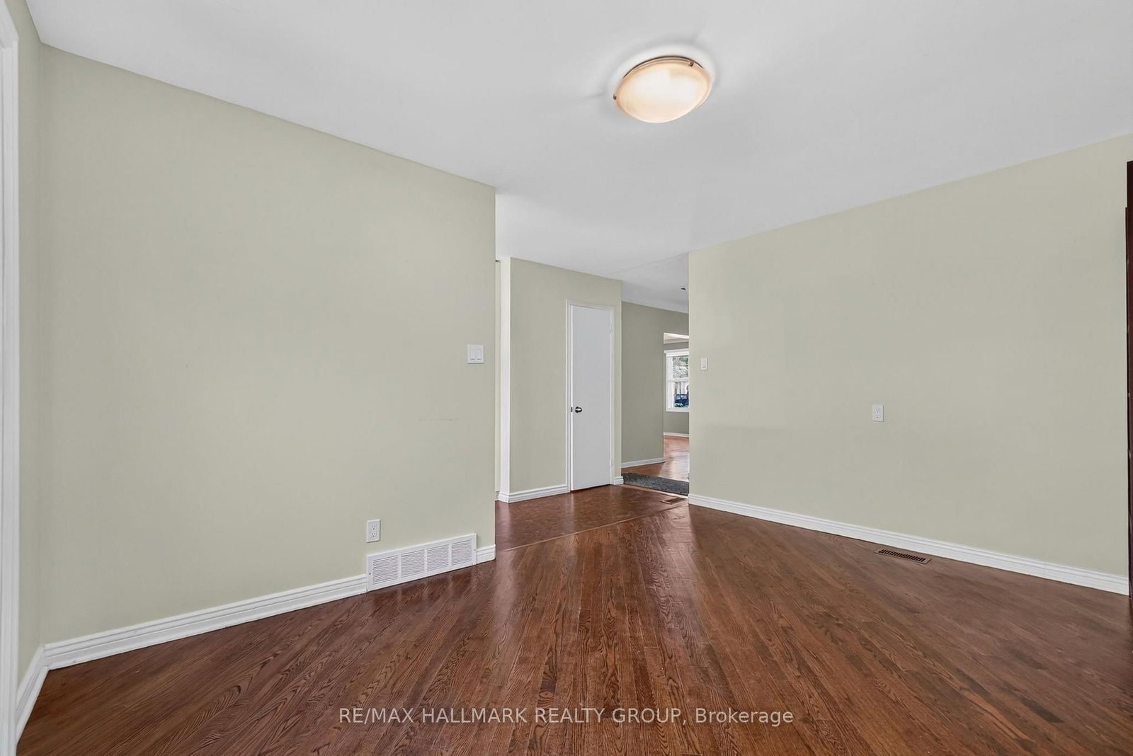 3445 Southgate Road • Ottawa, ON photo 19