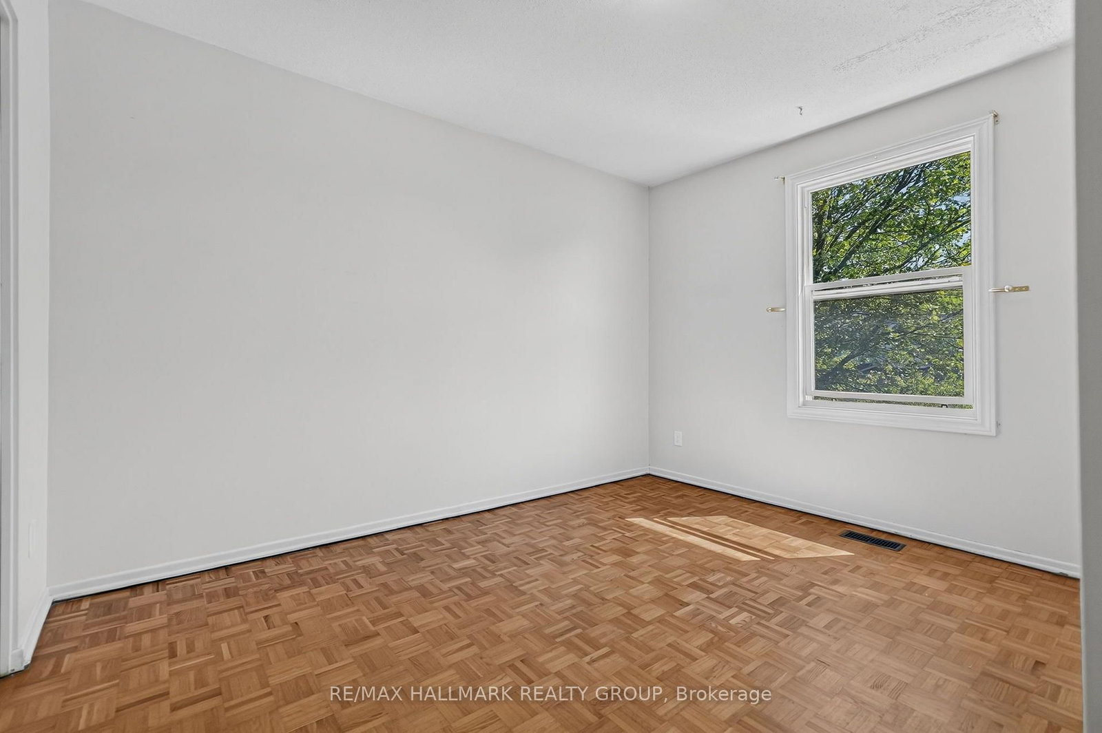3445 Southgate Road • Ottawa, ON photo 38