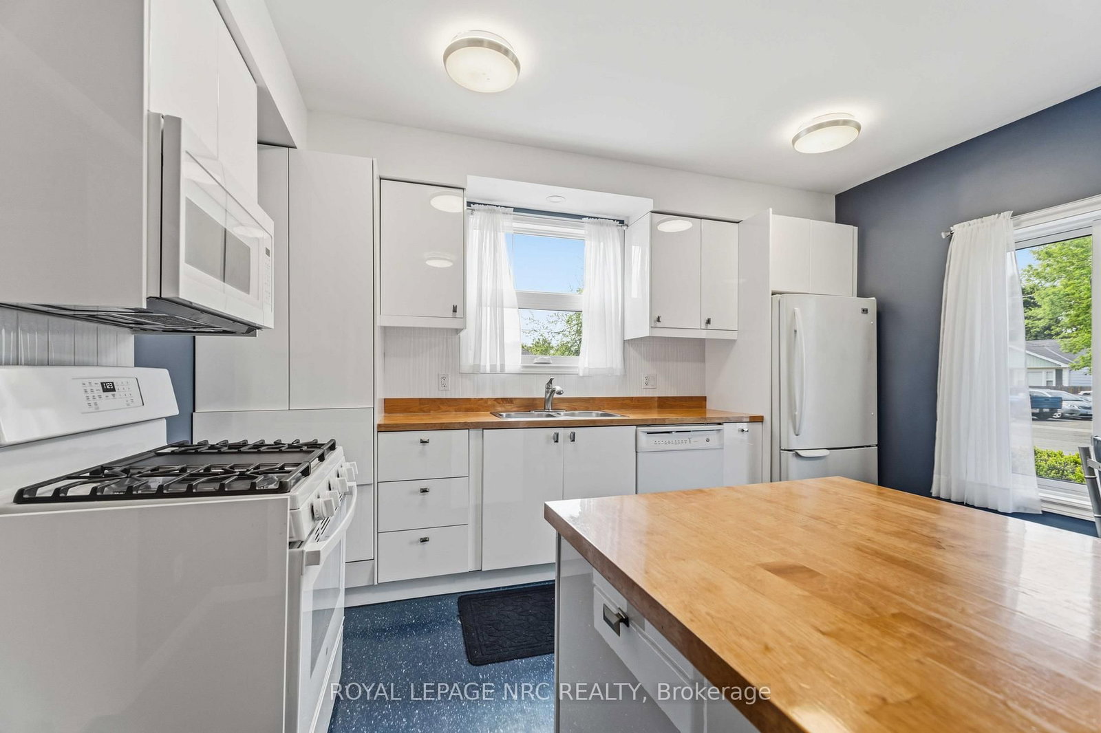 304 Scott Street S • St. Catharines, ON photo 12