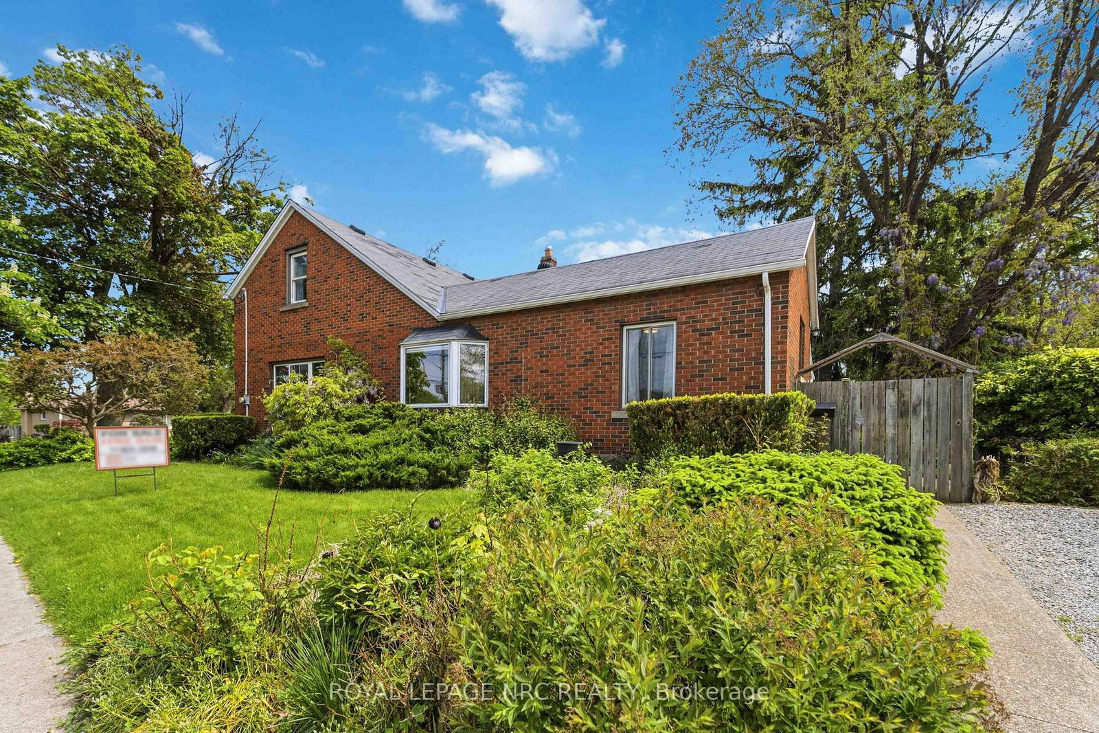 304 Scott Street S • St. Catharines, ON photo 29