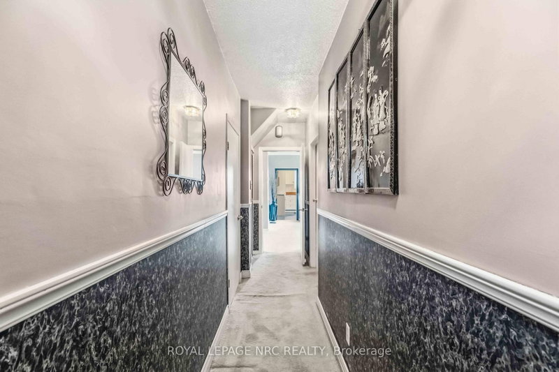 304 Scott Street S
