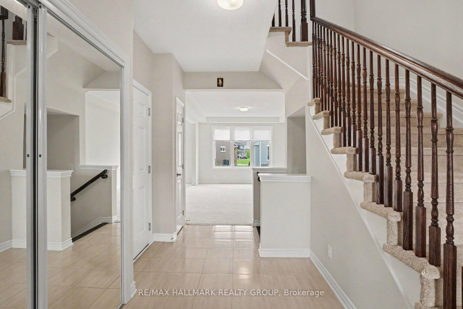 240 Sweetvalley Drive • Orleans, ON photo 5