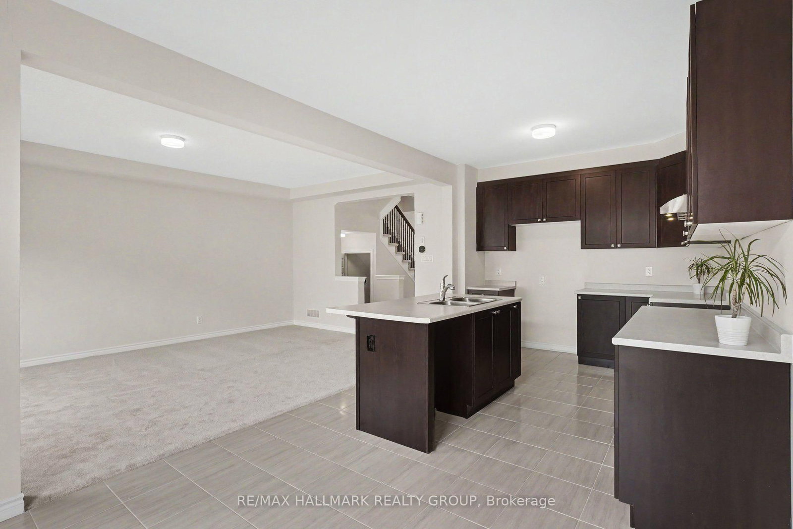 240 Sweetvalley Drive • Orleans, ON photo 8