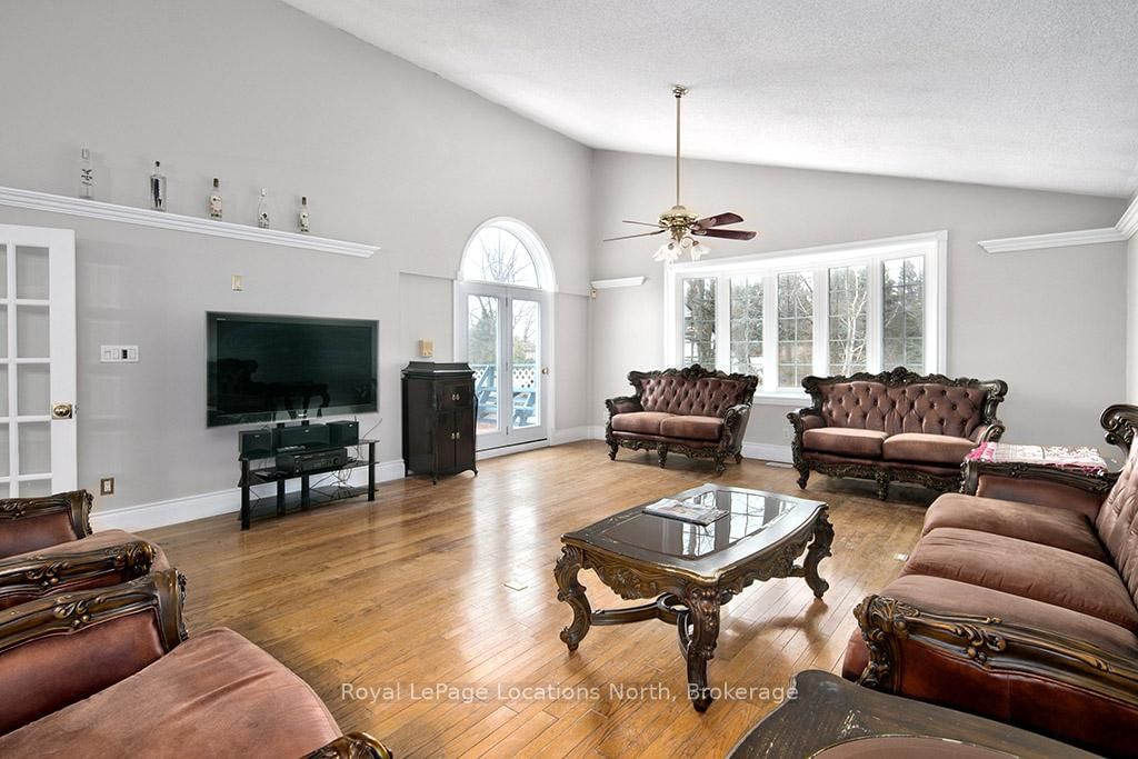 252 Swiss Meadows Boulevard • Blue Mountains, ON photo 13
