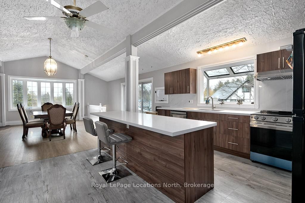 252 Swiss Meadows Boulevard • Blue Mountains, ON photo 8