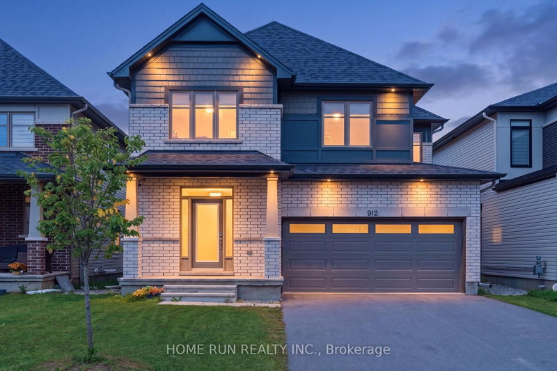 912 Duxbury Lane