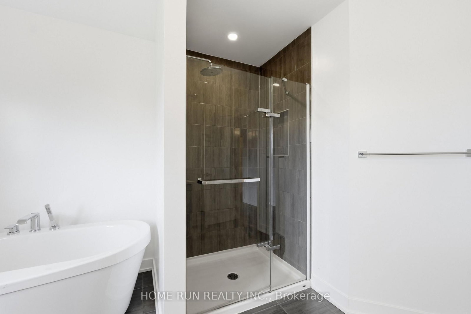912 Duxbury Lane • Ottawa, ON photo 28