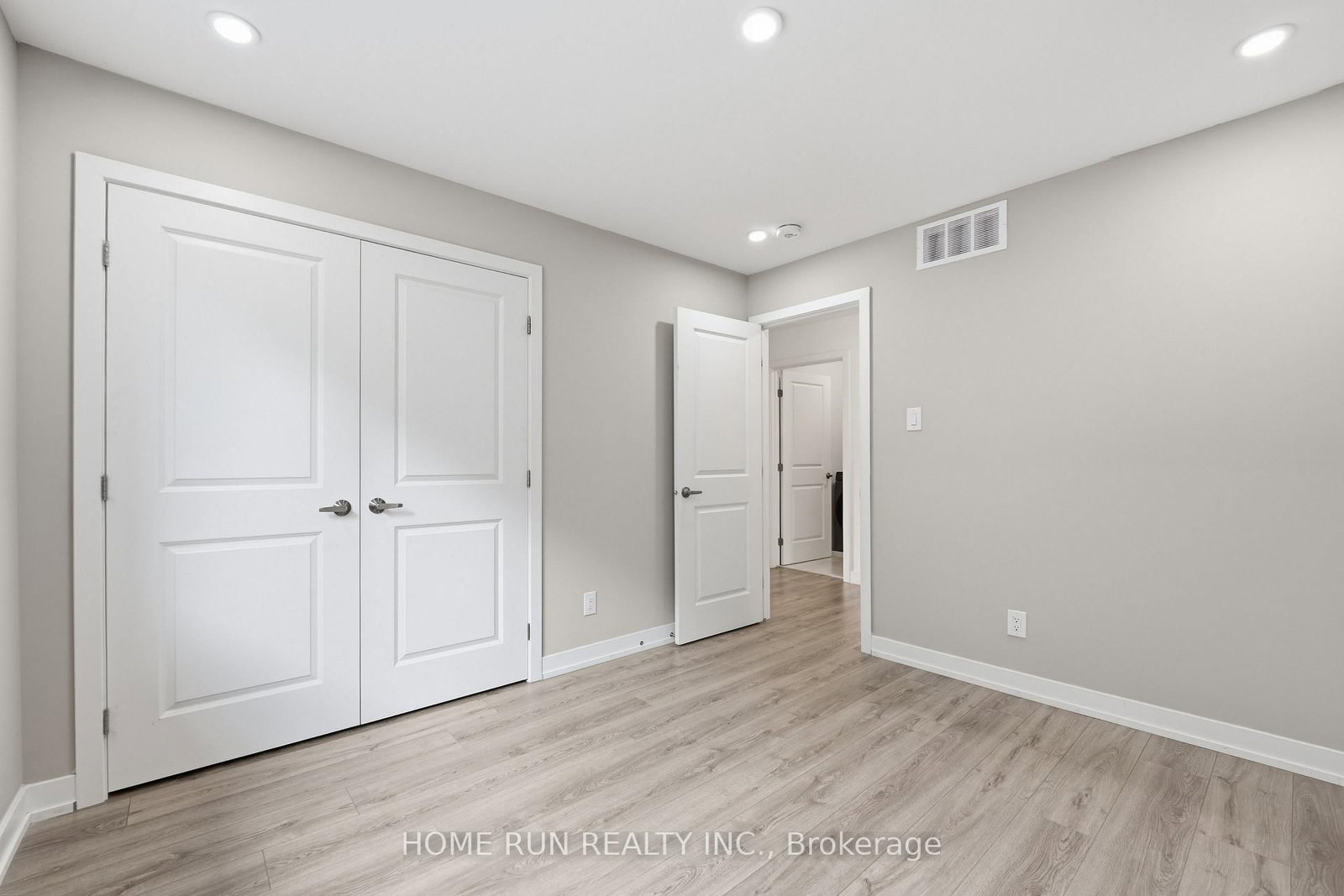 912 Duxbury Lane • Ottawa, ON photo 31