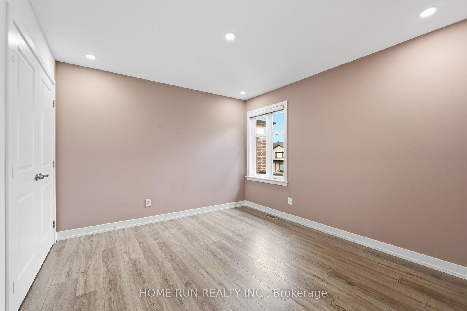 912 Duxbury Lane • Ottawa, ON photo 32