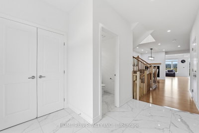 912 Duxbury Lane • Ottawa, ON photo 4
