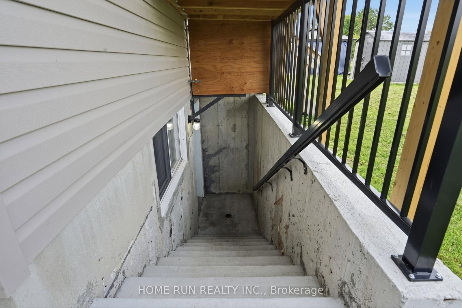 912 Duxbury Lane • Ottawa, ON photo 41
