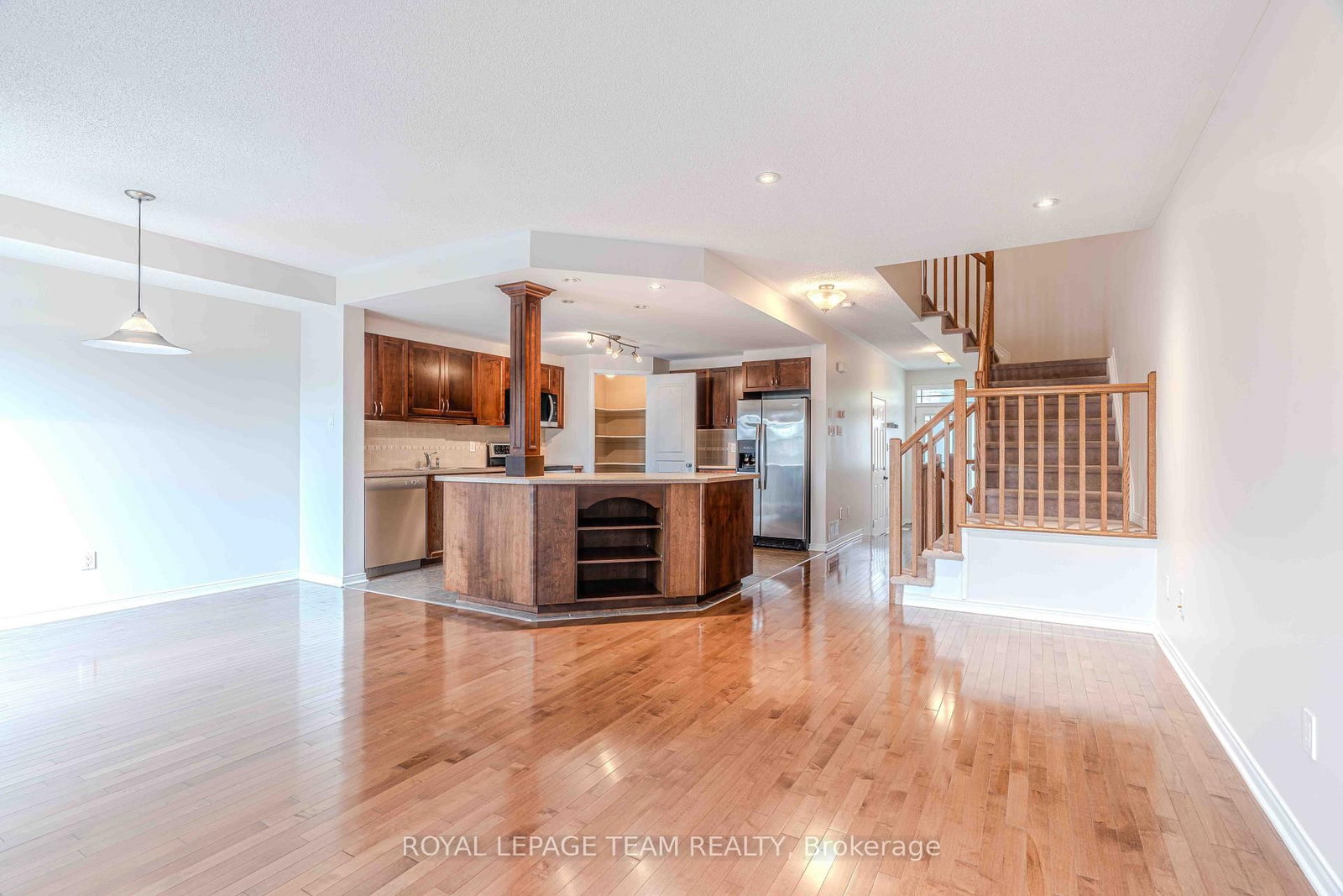 506 Pepperville Crescent • Ottawa, ON photo 5