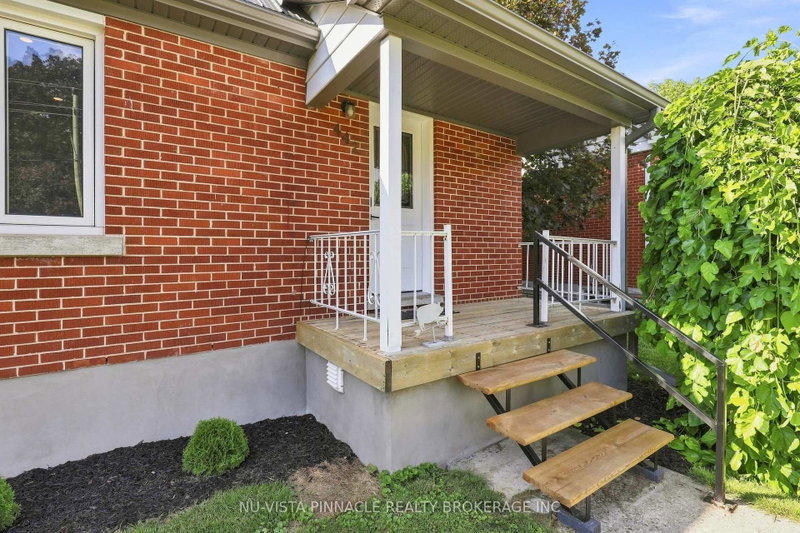 442 Grandview Ave photo 5